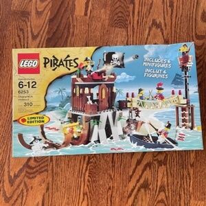 LEGO Pirates Exclusive Limited Edition Set #6253 Shipwreck Hideout 310 pcs NIB